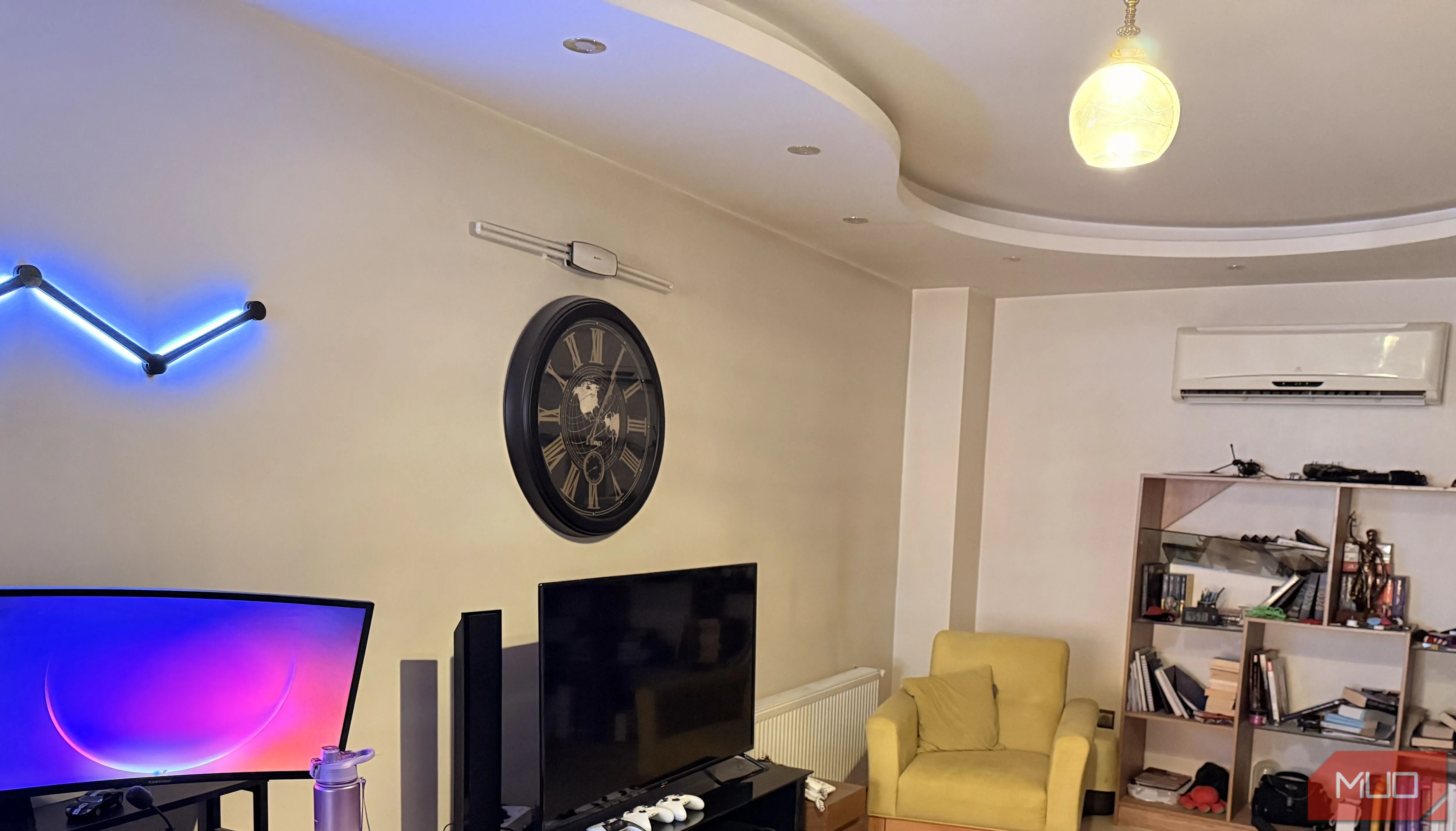 Ảnh chụp phòng khách sắc nét, chi tiết rõ ràng và màu sắc tươi sáng sau khi đã vệ sinh sạch ống kính camera điện thoại