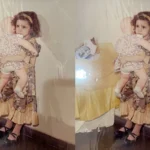 Ảnh cô bé cầm búp bê trước và sau khi phục hồi bằng AI Picsart, cho thấy sự cải thiện về độ sắc nét và mịn màng của khuôn mặt