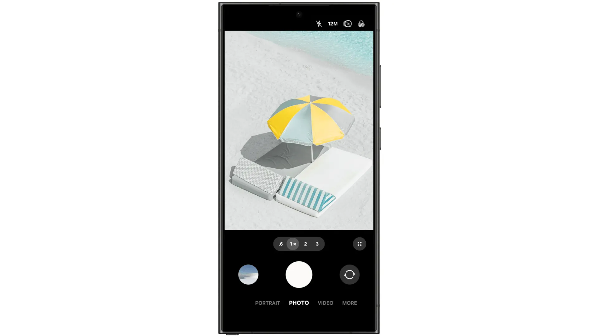 Ảnh động GIF minh họa giao diện Camera mới của One UI 7, với các điều khiển được tối ưu hóa cho trải nghiệm chụp ảnh và quay video dễ dàng trên Samsung Galaxy