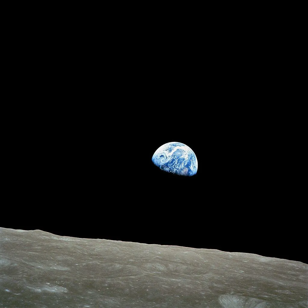 Ảnh &quot;Earthrise&quot; nổi tiếng chụp Trái Đất mọc từ quỹ đạo Mặt Trăng bởi Apollo 8