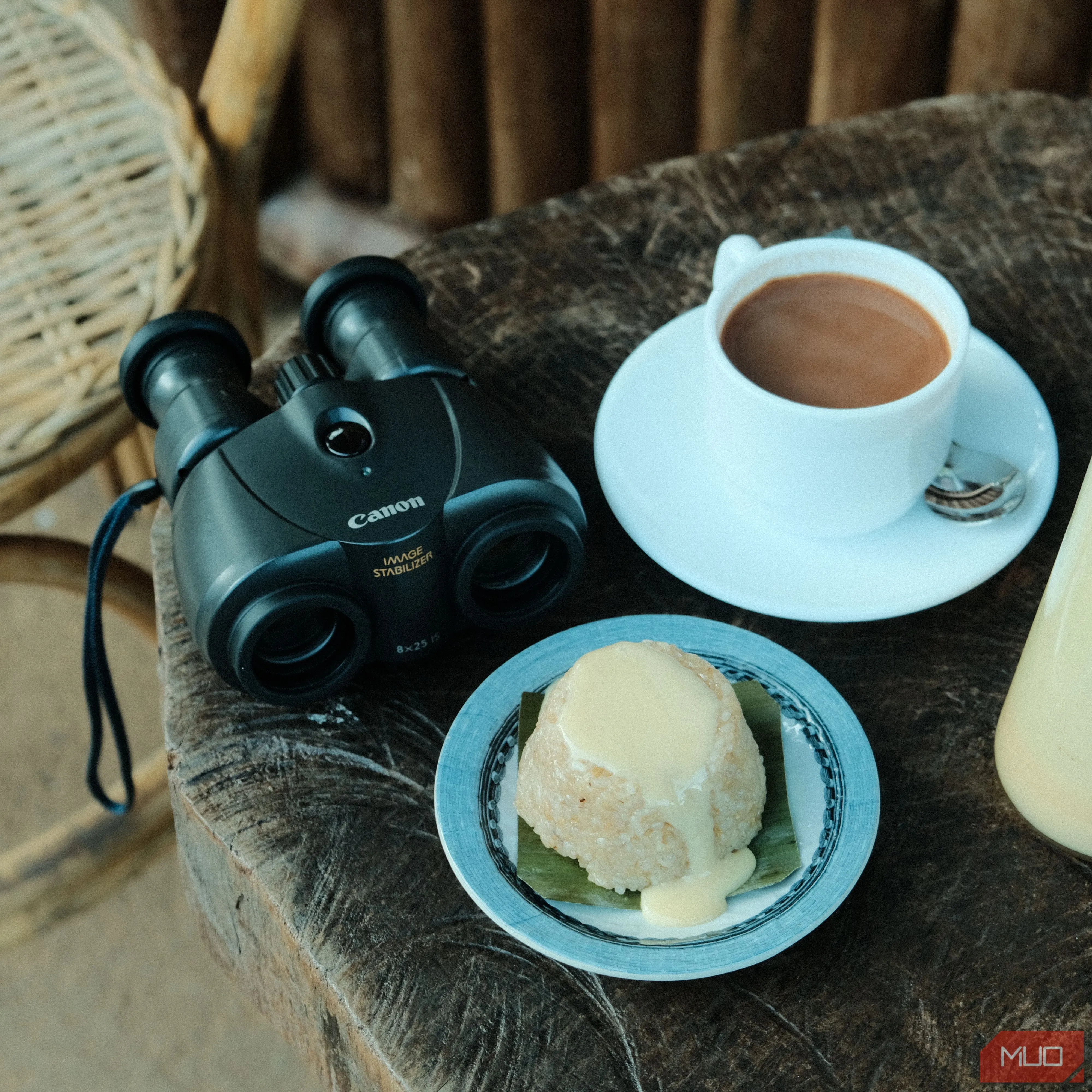 Bàn ăn chụp bằng Fujifilm X-T20, thể hiện khả năng chụp ảnh đời thường