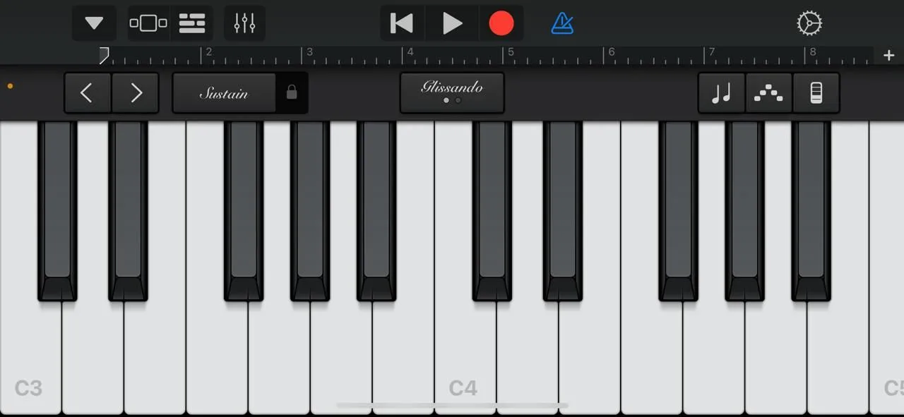 Bàn phím piano ảo trong ứng dụng GarageBand, sẵn sàng cho bạn sáng tạo âm nhạc.