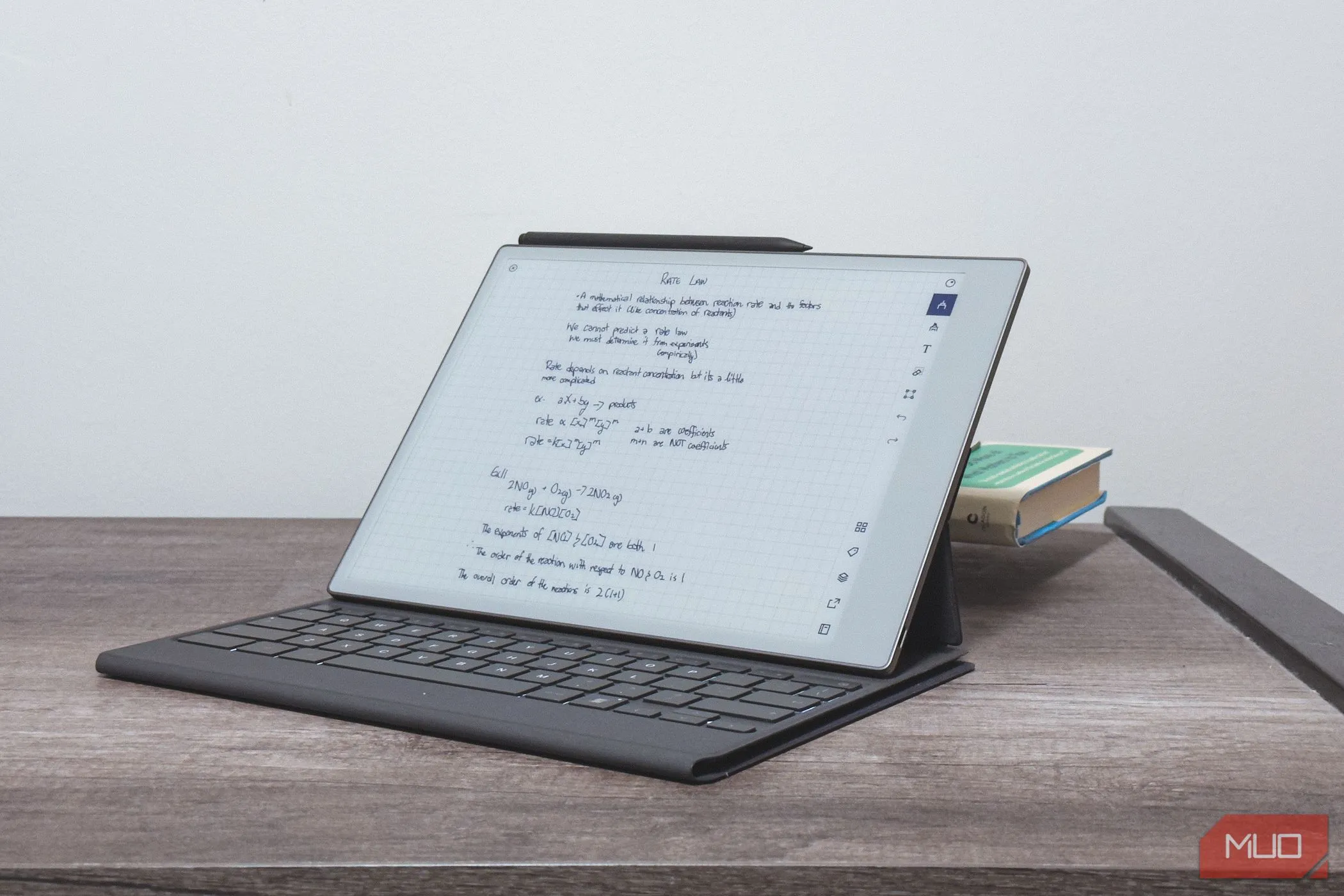 Bàn phím Type Folio gắn với reMarkable Paper Pro