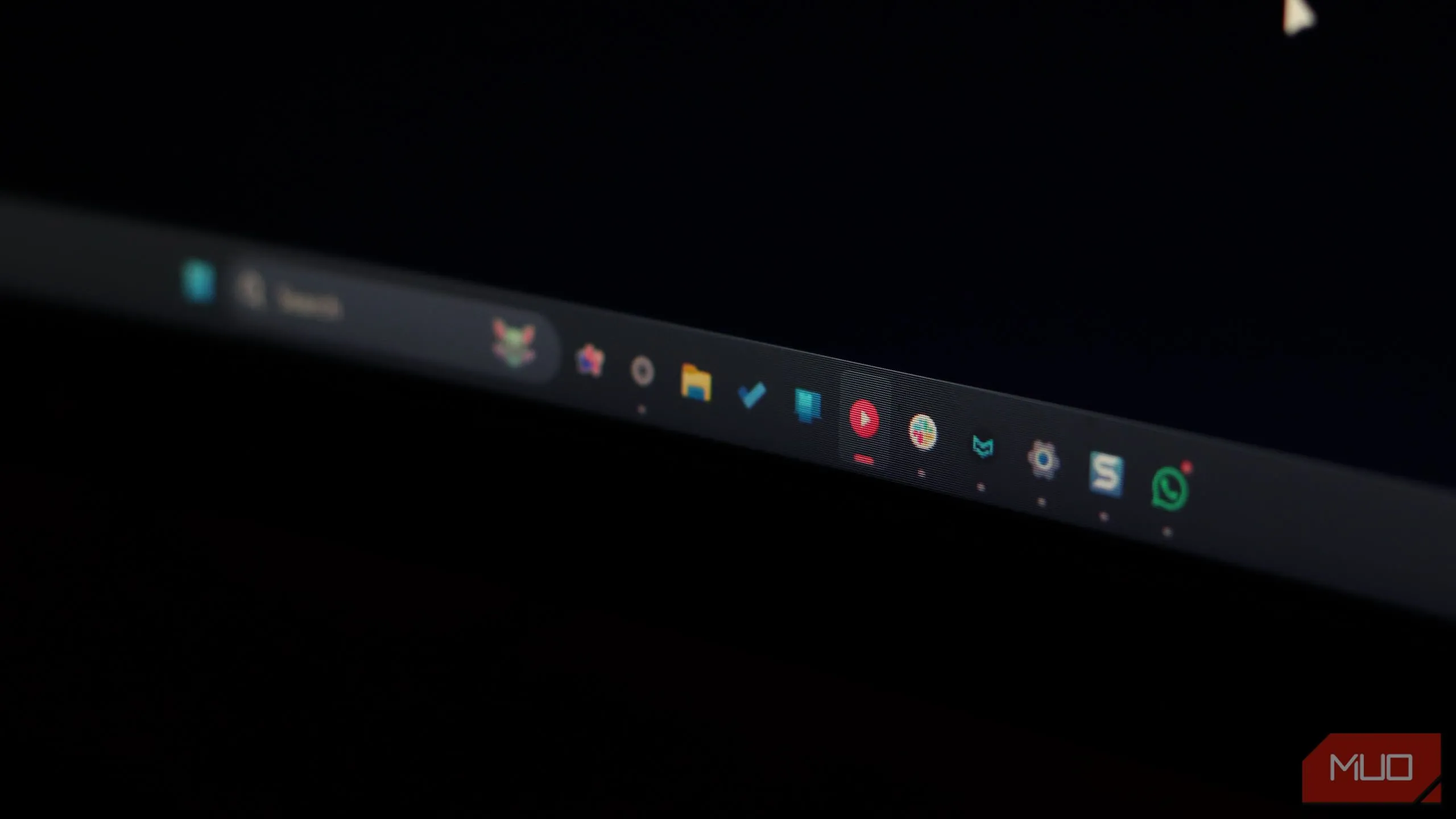 Biểu tượng thanh tác vụ Windows 11 tự động co giãn khi đầy