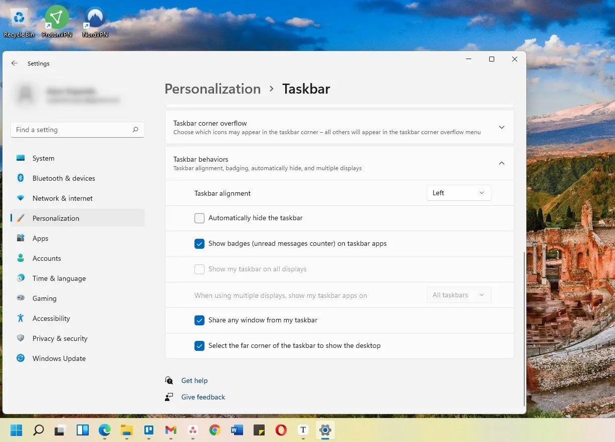 Biểu tượng trên Thanh Taskbar Windows 11 được căn lề trái như Windows 10