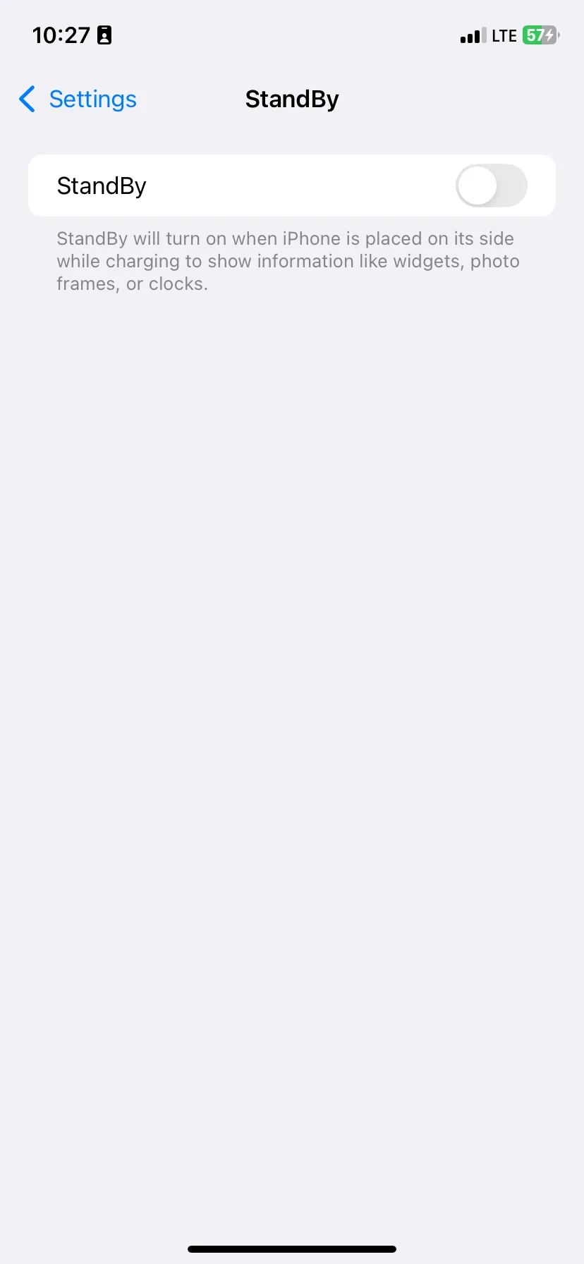 Cài đặt chế độ StandBy trên iPhone đã được tắt, hiển thị nút gạt 'StandBy' ở trạng thái 'Tắt'