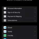 Cài đặt hồ sơ Apple ID trên iPhone, hiển thị thông tin tài khoản chính và tài khoản phụ để chuyển dữ liệu mua hàng