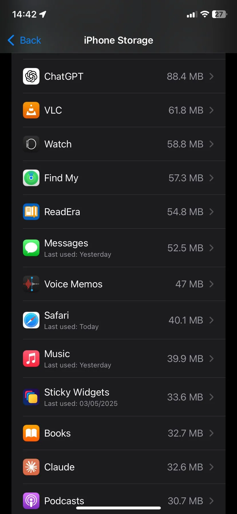 Cài đặt ứng dụng Safari trong Cài đặt iPhone, cho phép người dùng xóa lịch sử và dữ liệu trang web.