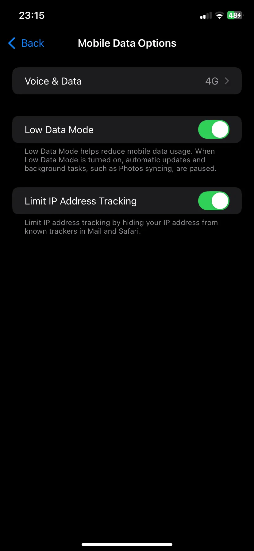 Chế độ Dữ liệu Thấp (Low Data Mode) đã được bật trong cài đặt iPhone