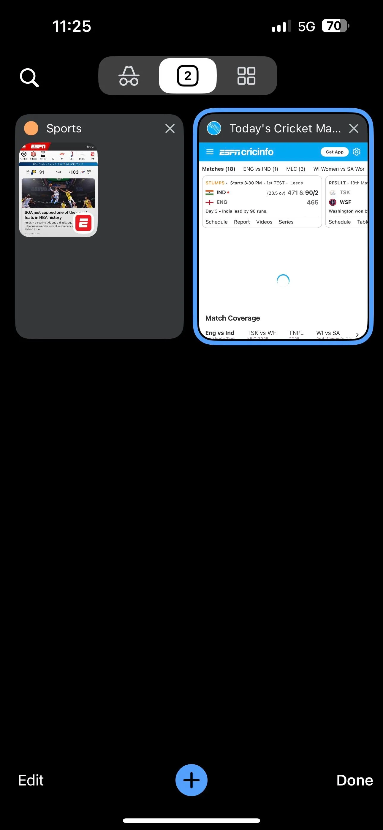 Chọn nhóm tab để thêm tab vào đó trong Chrome trên iPhone.