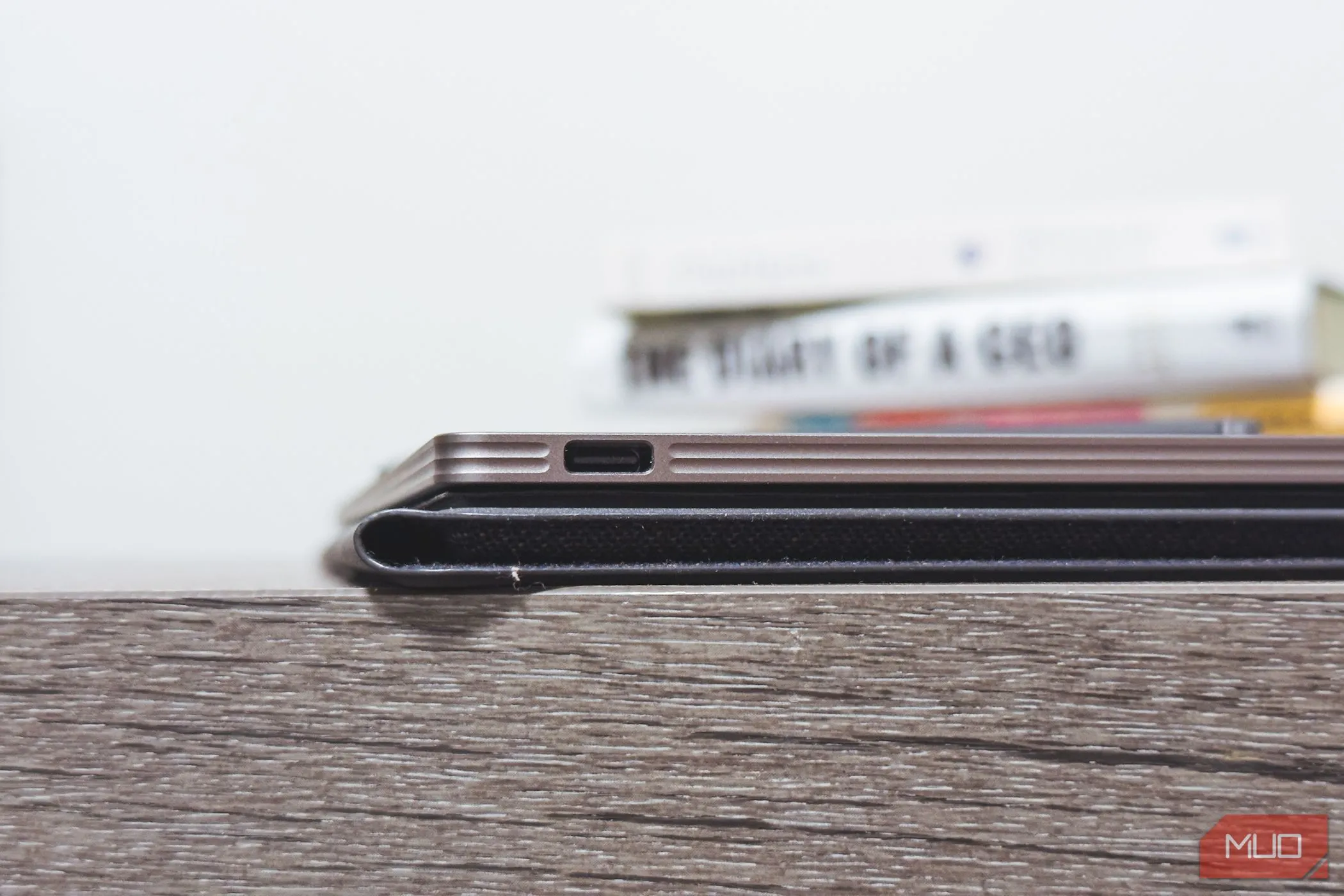 Cổng USB-C trên reMarkable Paper Pro cho khả năng sạc và kết nối