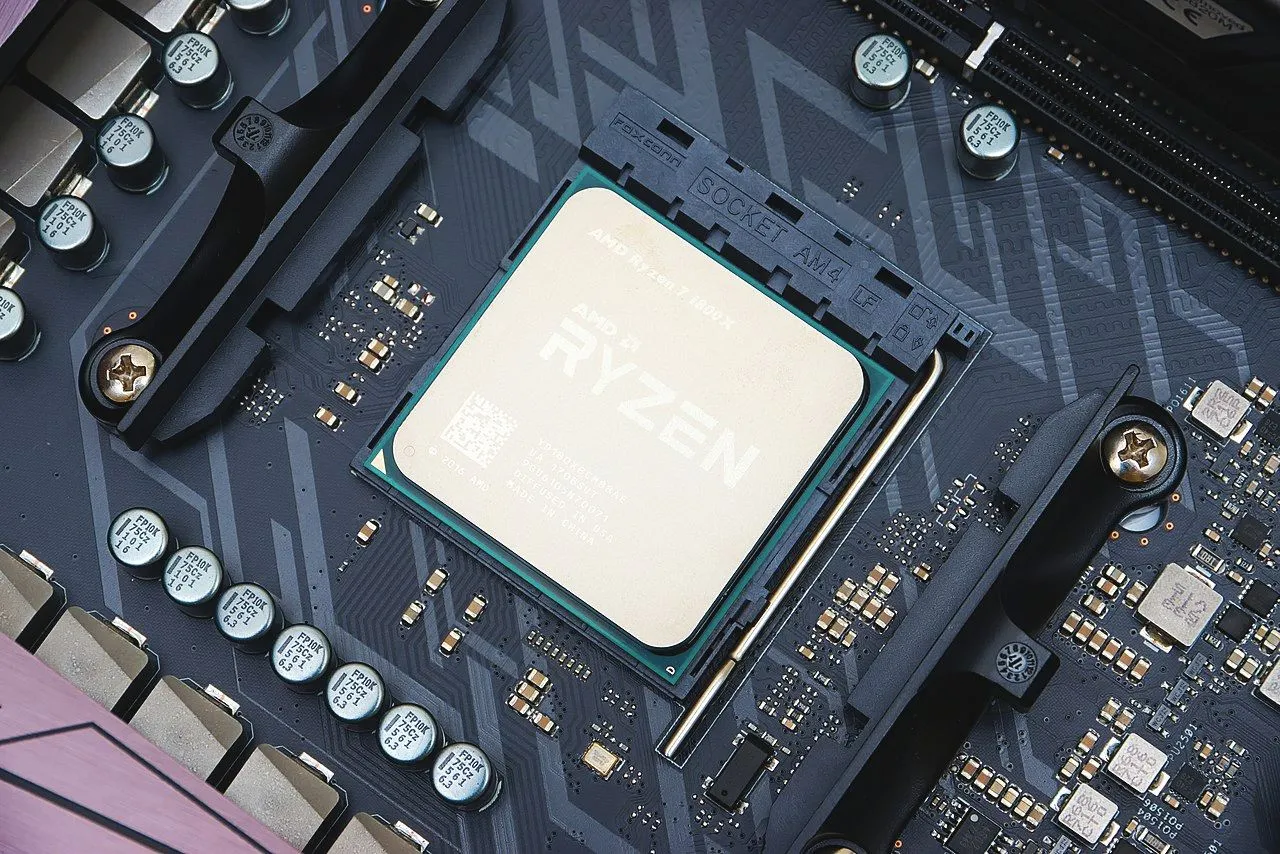 CPU AMD Ryzen 8 nhân được gắn trên socket bo mạch chủ