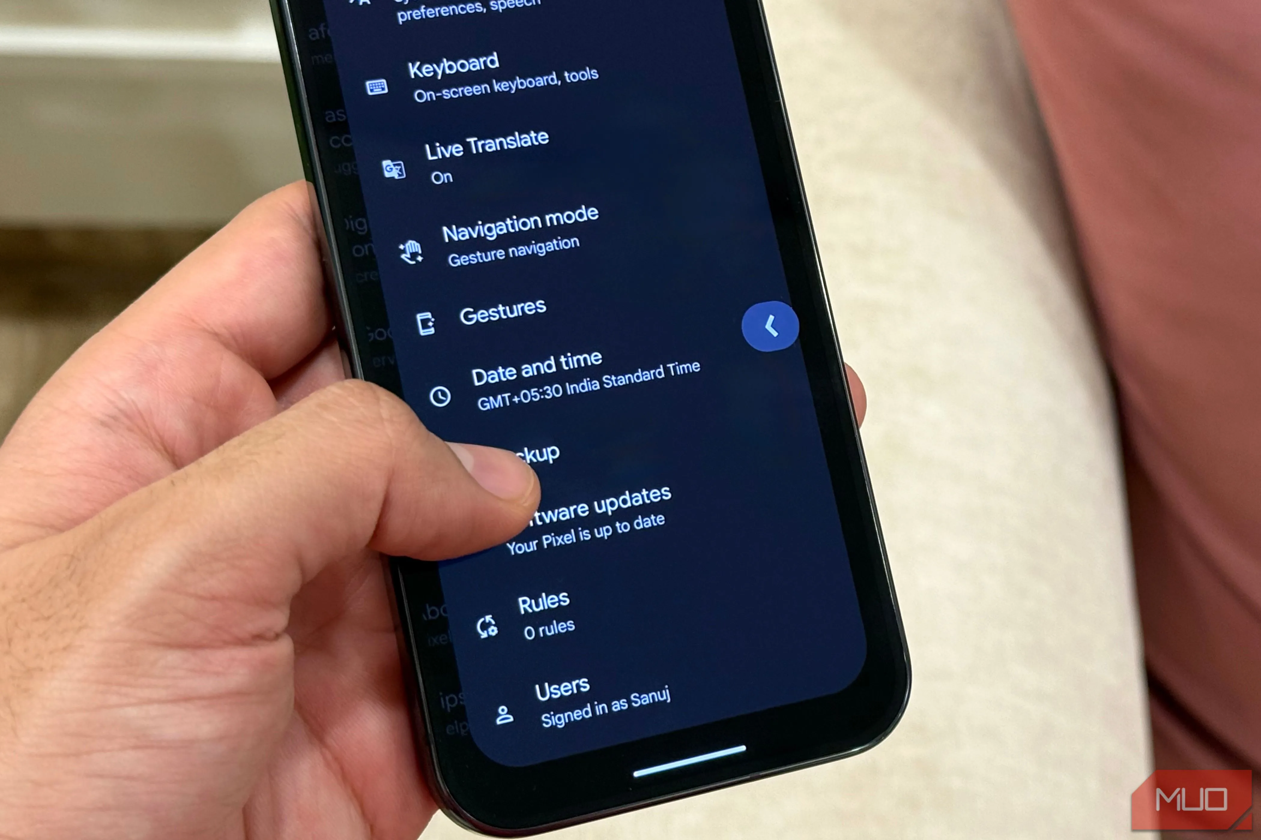 Cử chỉ vuốt quay lại trên Android, thao tác điều hướng trực quan và tiện lợi.