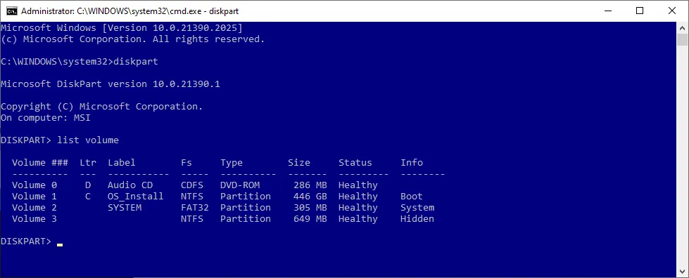 Cửa sổ Command Prompt hiển thị kết quả lệnh &quot;list volume&quot; trong DiskPart để kiểm tra ổ đĩa.