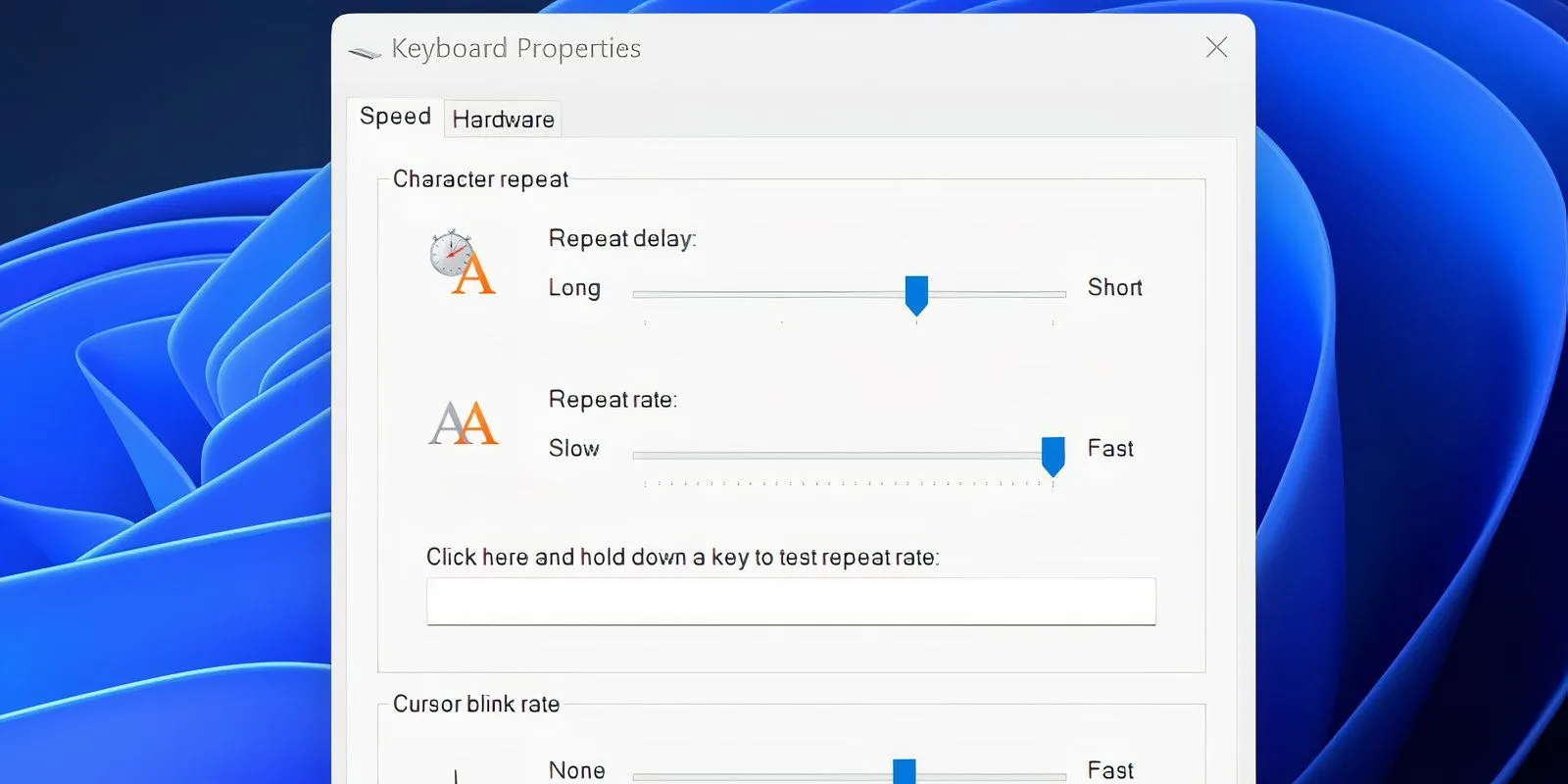 Cửa sổ Keyboard Properties hiển thị tùy chỉnh độ trễ lặp và tốc độ lặp của phím.