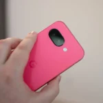 Cụm camera kép phía sau của Google Pixel 9a, nổi bật với ống kính chính và siêu rộng, thể hiện khả năng nhiếp ảnh vượt trội của dòng máy.