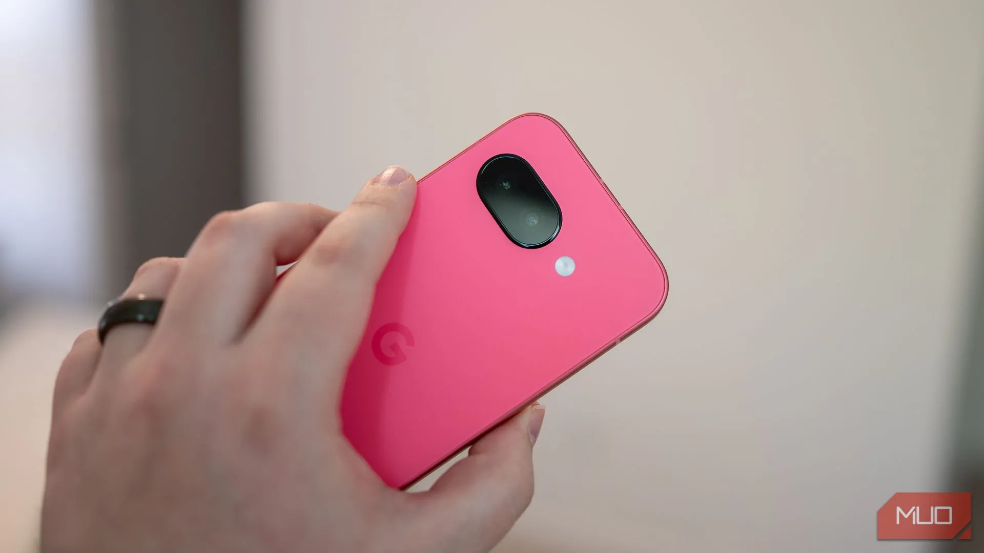 Cụm camera sau của Google Pixel 9a màu đen