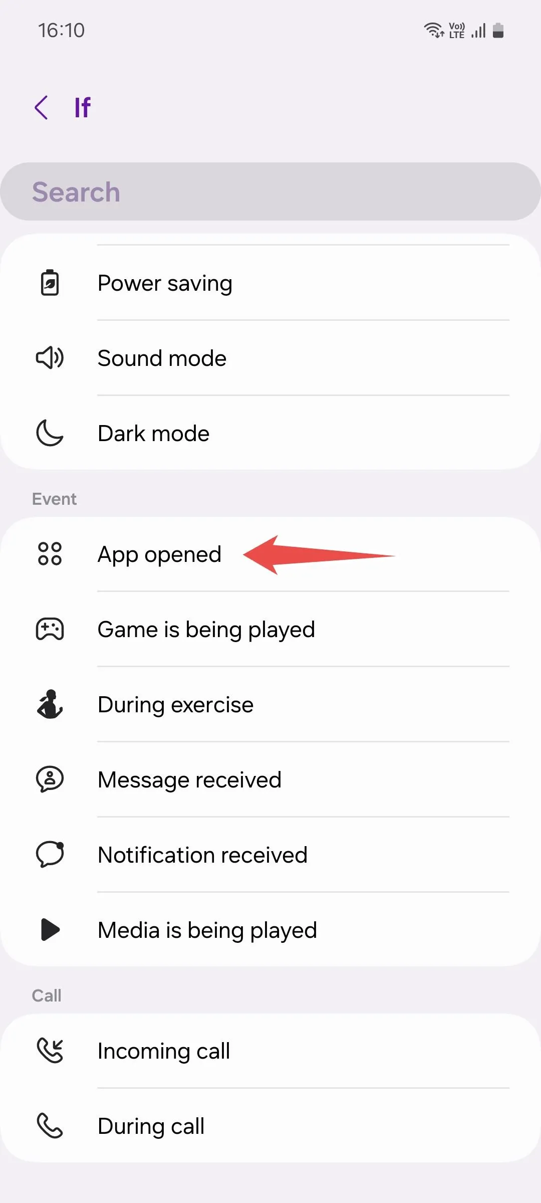 Danh sách các điều kiện kích hoạt quy trình mới trên điện thoại Samsung, bao gồm 'Ứng dụng đã mở'.