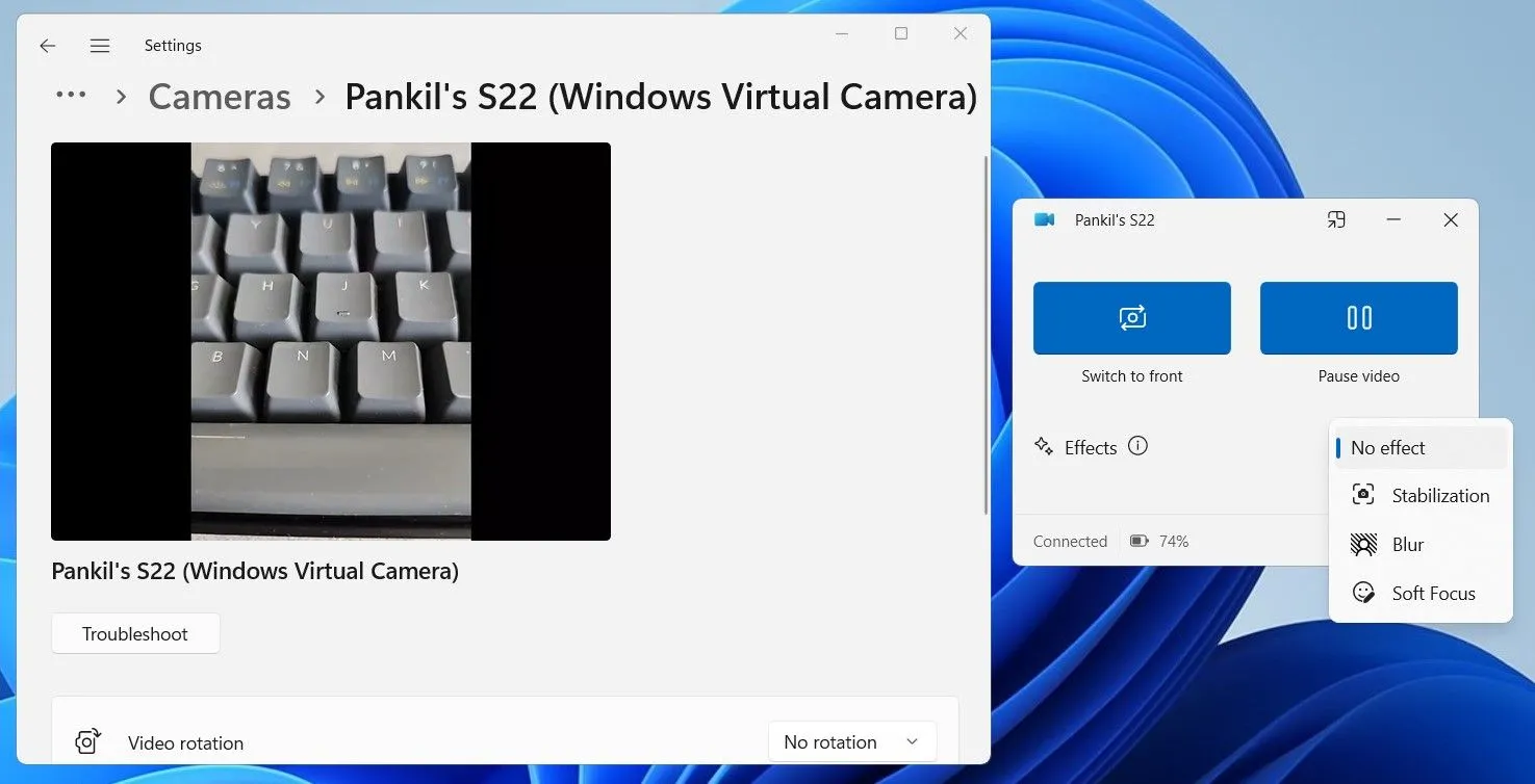 Điện thoại Android kết nối với máy tính Windows 11 thông qua ứng dụng Phone Link, minh họa việc sử dụng Android làm webcam.