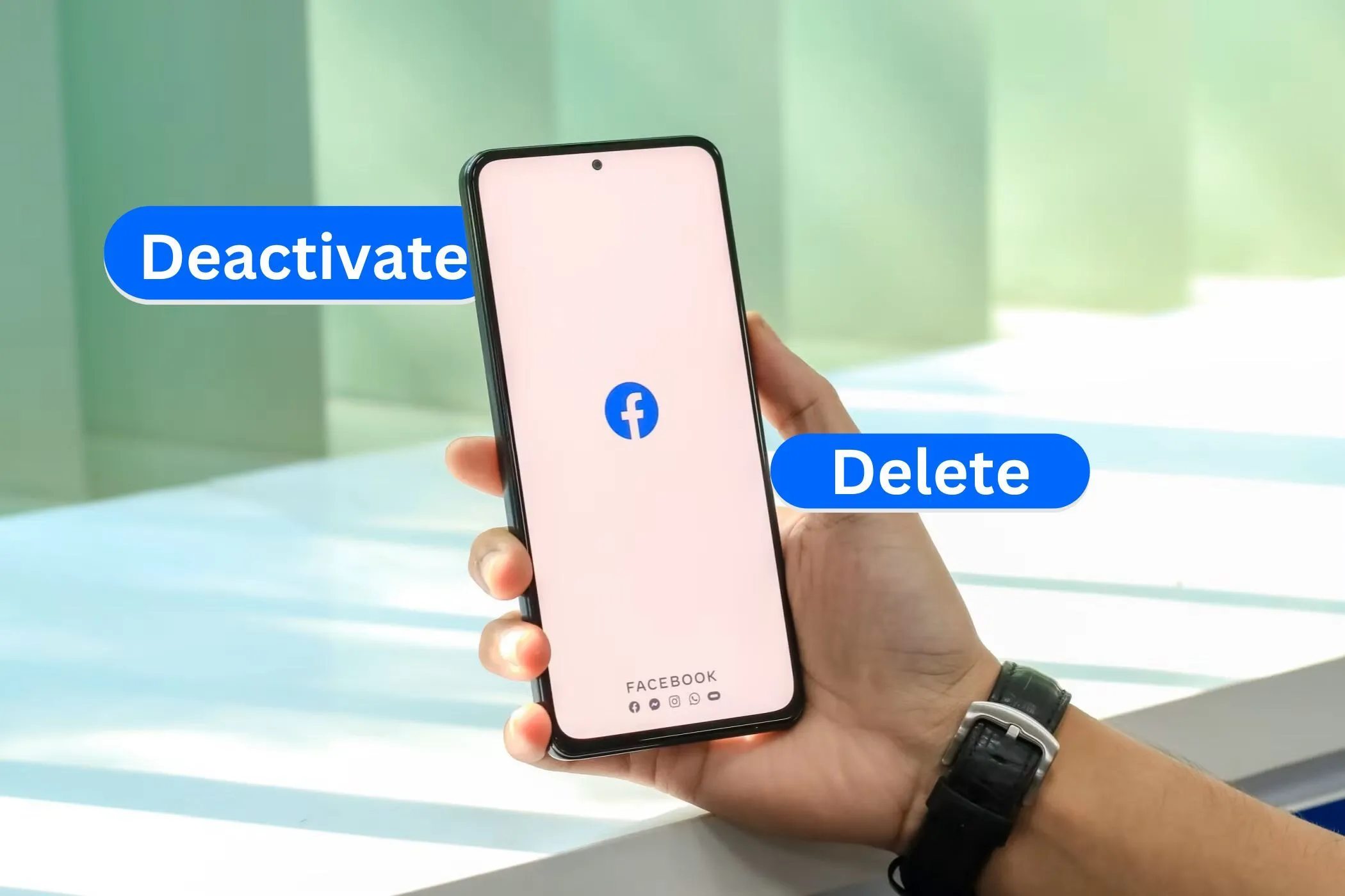 Điện thoại hiển thị ứng dụng Facebook với tùy chọn vô hiệu hóa và xóa tài khoản, minh họa việc xóa dấu vết trực tuyến