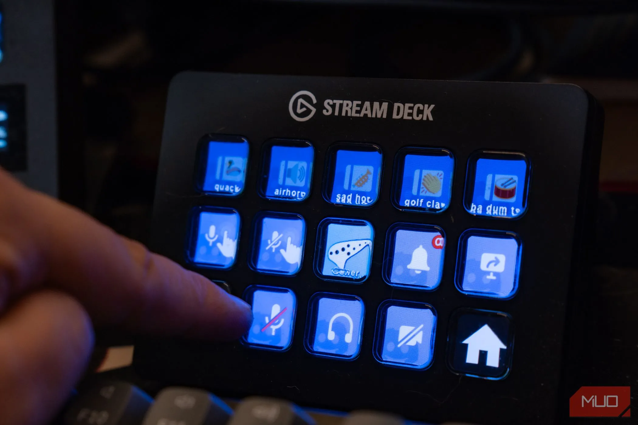 Elgato Stream Deck với các biểu tượng plugin Discord, giúp truy cập nhanh các chức năng như tắt tiếng hoặc điều chỉnh âm lượng.