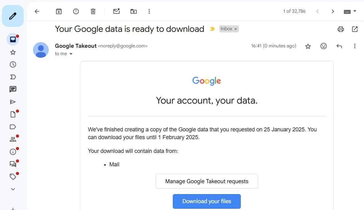 Email thông báo từ Google Takeout trong hộp thư Gmail kèm nút tải xuống dữ liệu sao lưu.