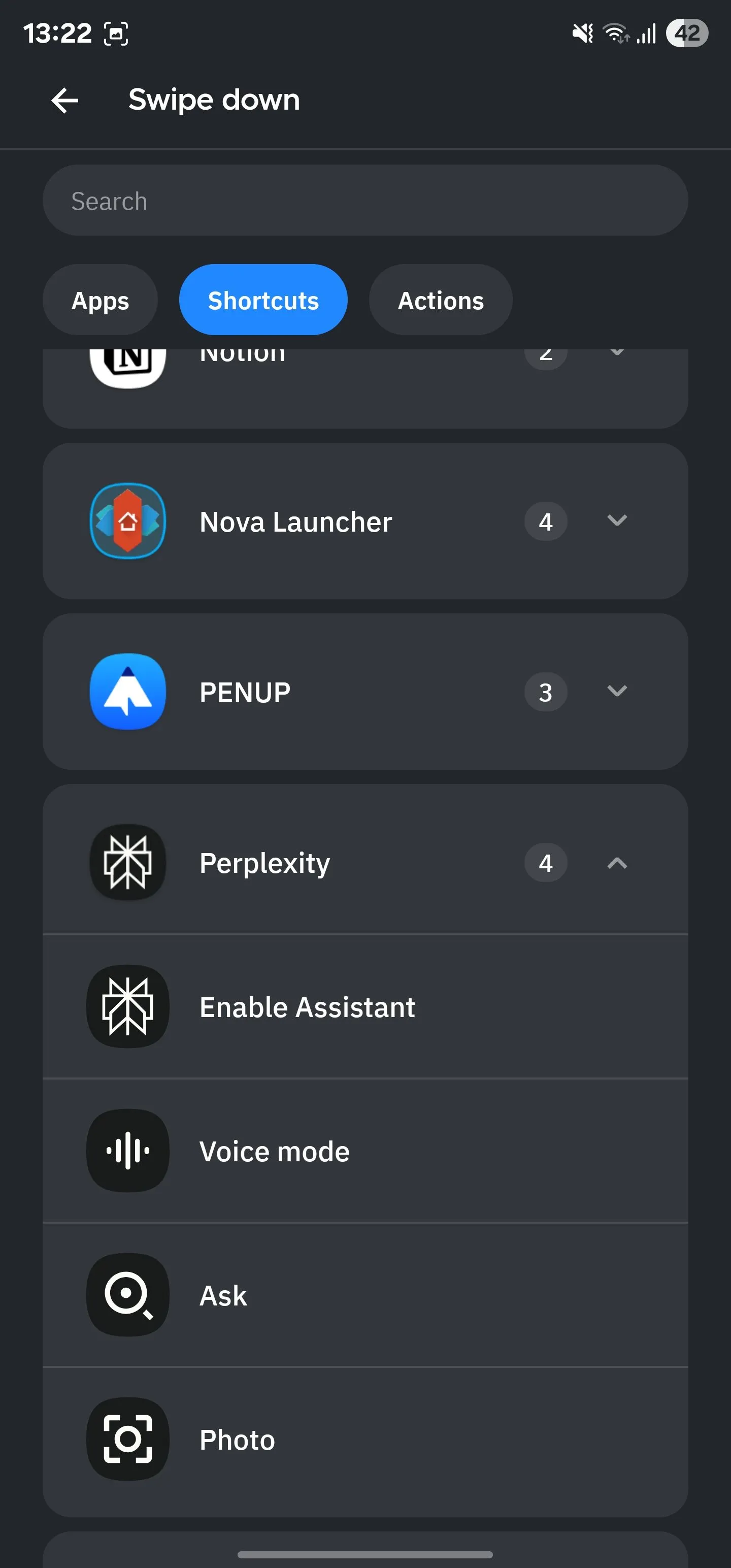 Gán hành động cho cử chỉ vuốt xuống trên màn hình chính Smart Launcher, ví dụ hiển thị bảng thông báo.