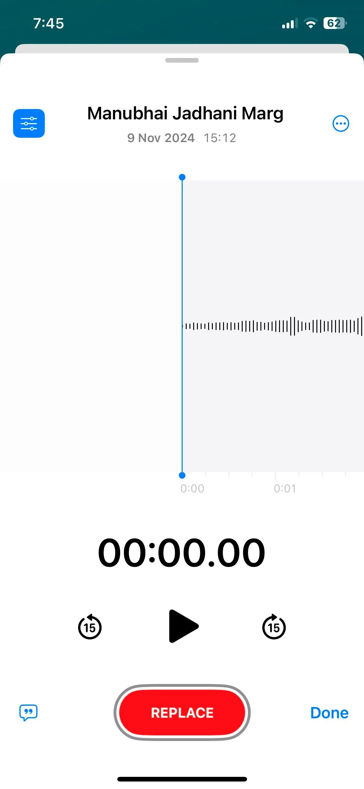 Giao diện bản ghi âm trong ứng dụng Ghi âm iPhone với tùy chọn Cải thiện bản ghi âm