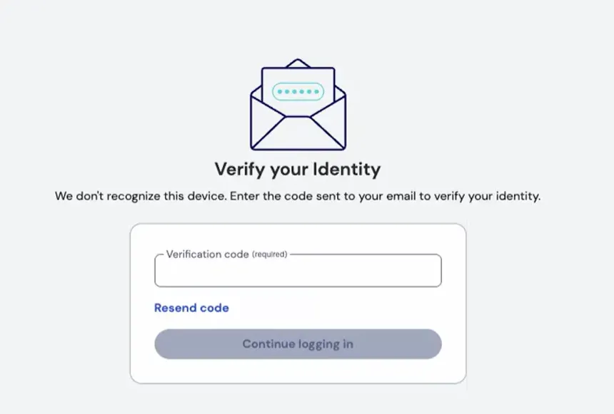 Giao diện Bitwarden hiển thị tùy chọn xác thực hai yếu tố qua email, minh họa việc tăng cường bảo mật tài khoản.