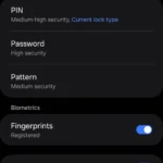 Giao diện cài đặt loại khóa Thư mục Bảo mật trên điện thoại Samsung hiển thị tùy chọn vân tay.
