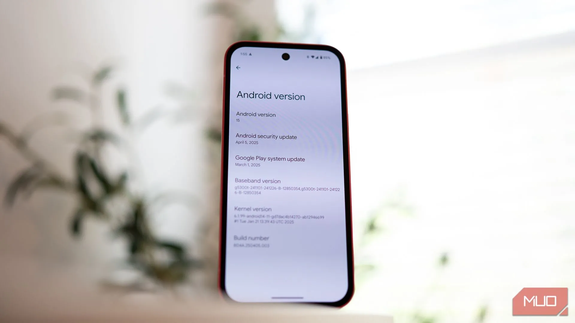 Giao diện cài đặt phiên bản Android trên Google Pixel 9a, minh họa cam kết cập nhật phần mềm dài hạn và sớm nhất của thiết bị.