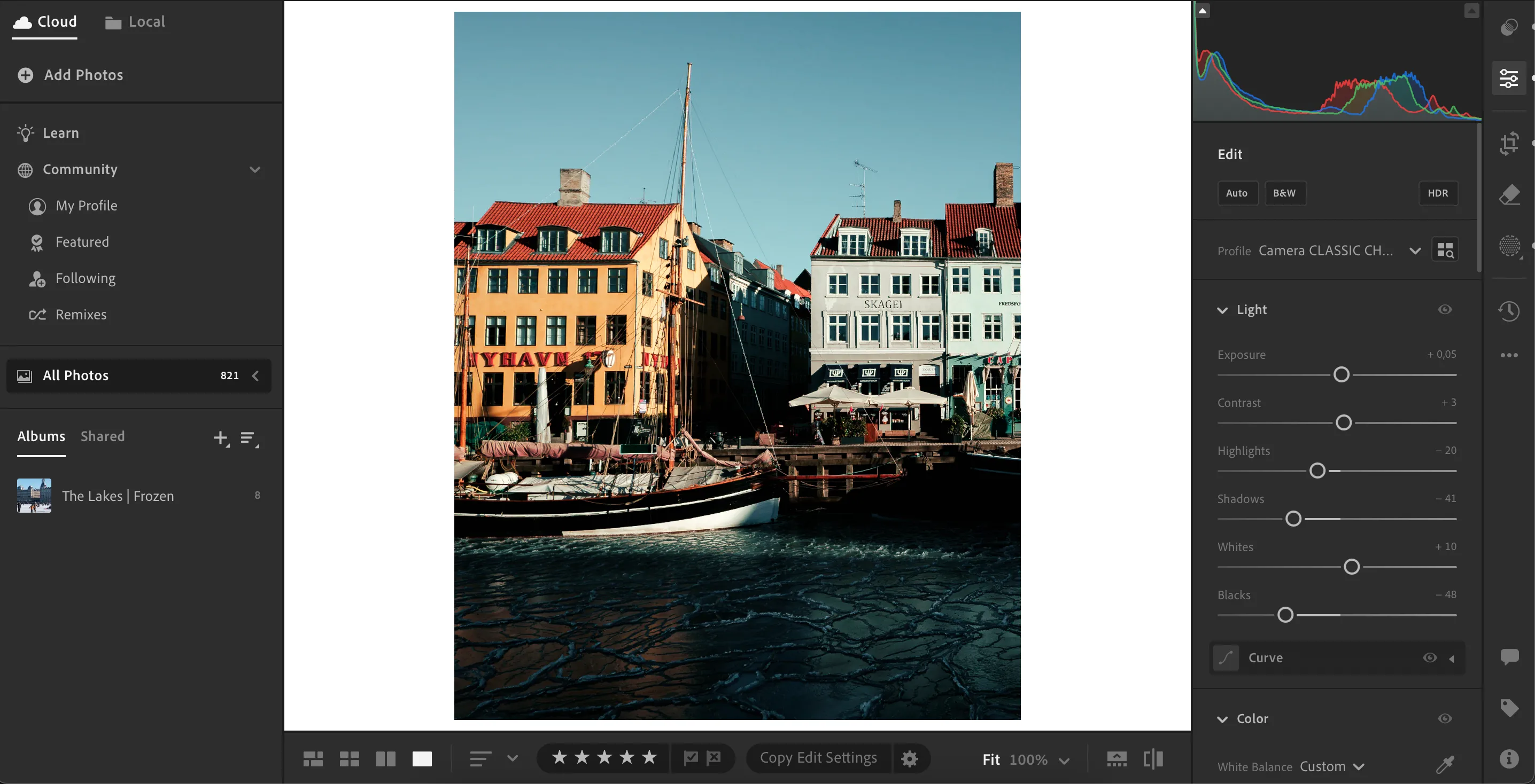 Giao diện chỉnh sửa ảnh trên ứng dụng Adobe Lightroom CC dành cho máy tính.