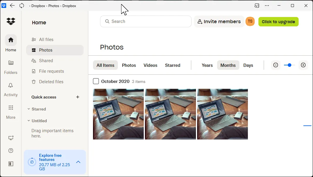 Giao diện Dropbox tại thẻ Ảnh, cho thấy cách tổ chức và xem trước hình ảnh trên nền tảng đám mây