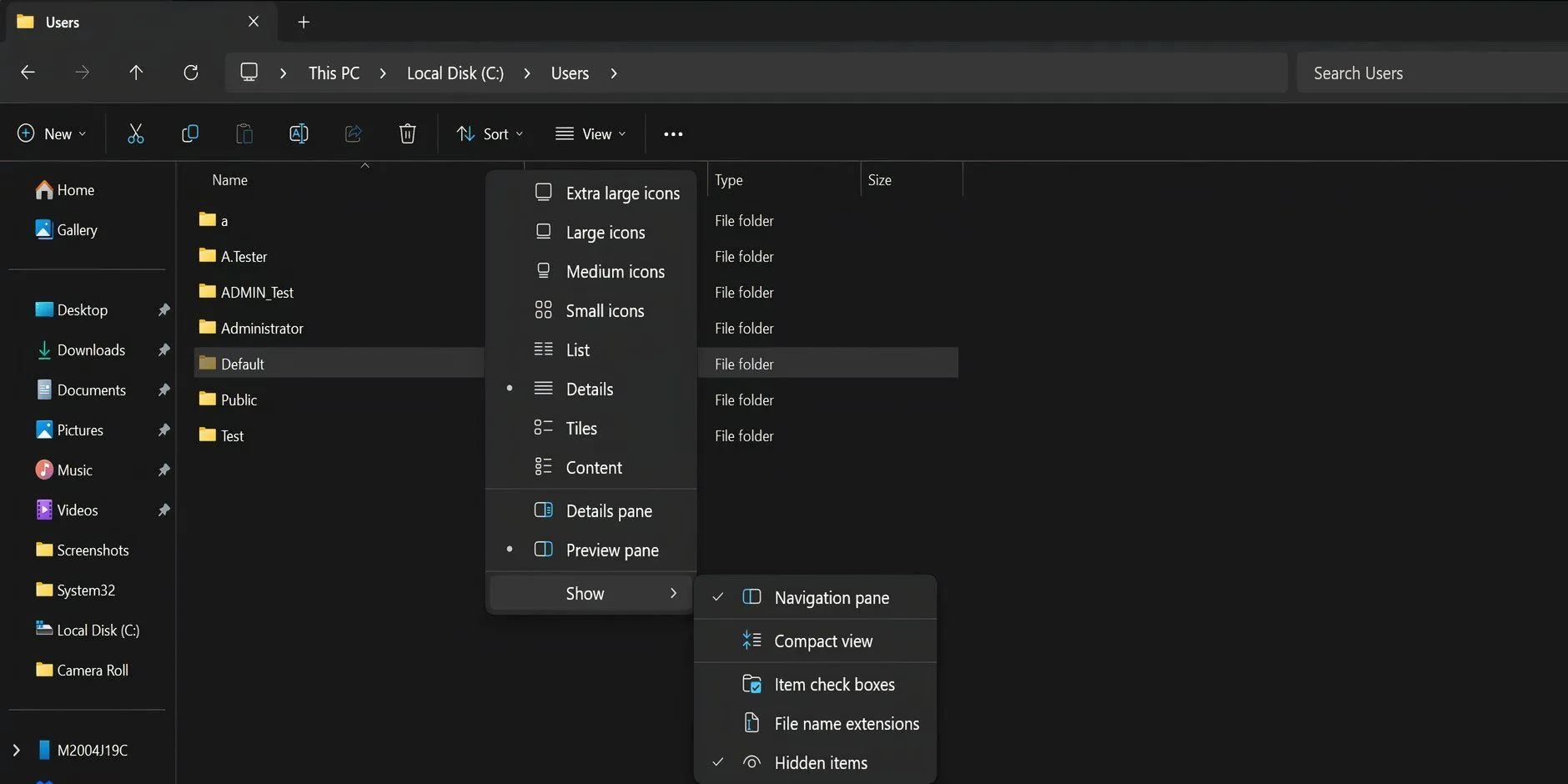 Giao diện File Explorer của Windows với tùy chọn &quot;Hidden items&quot; được chọn trong menu &quot;View&quot;, giúp hiển thị các tệp hệ thống ẩn.