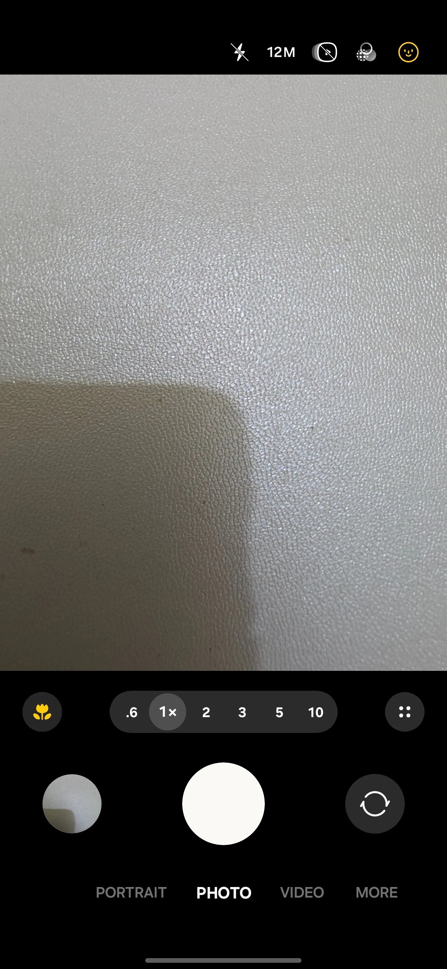 Giao diện mở ứng dụng Camera trên điện thoại Samsung Galaxy S25 Ultra