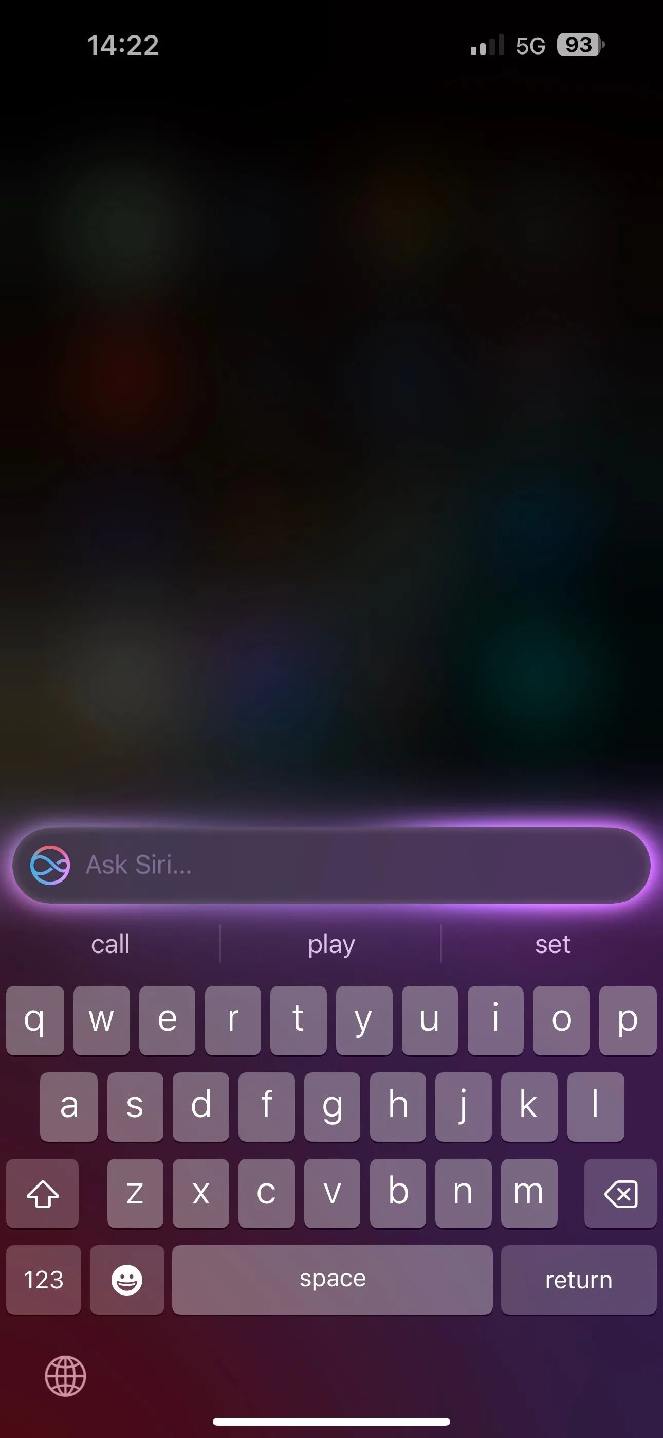 Giao diện nhập liệu của Type to Siri trên iPhone cho phép người dùng gõ lệnh thay vì nói.
