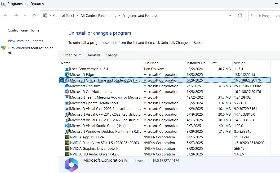 Giao diện Programs and Features cổ điển trên Windows để gỡ cài đặt ứng dụng