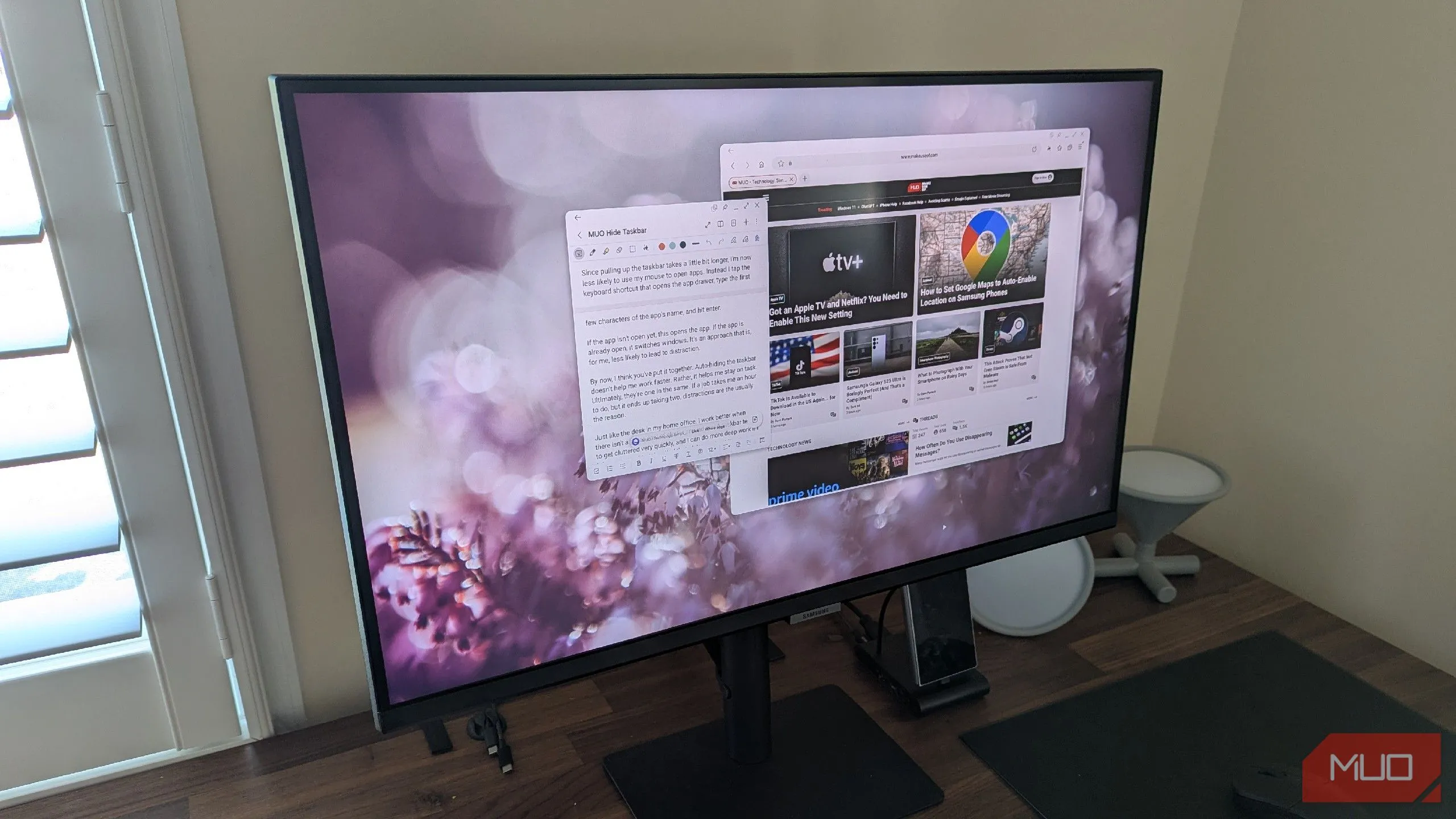 Giao diện Samsung DeX hiển thị trên màn hình ngoài, biến điện thoại Samsung Galaxy thành một trải nghiệm máy tính để bàn.