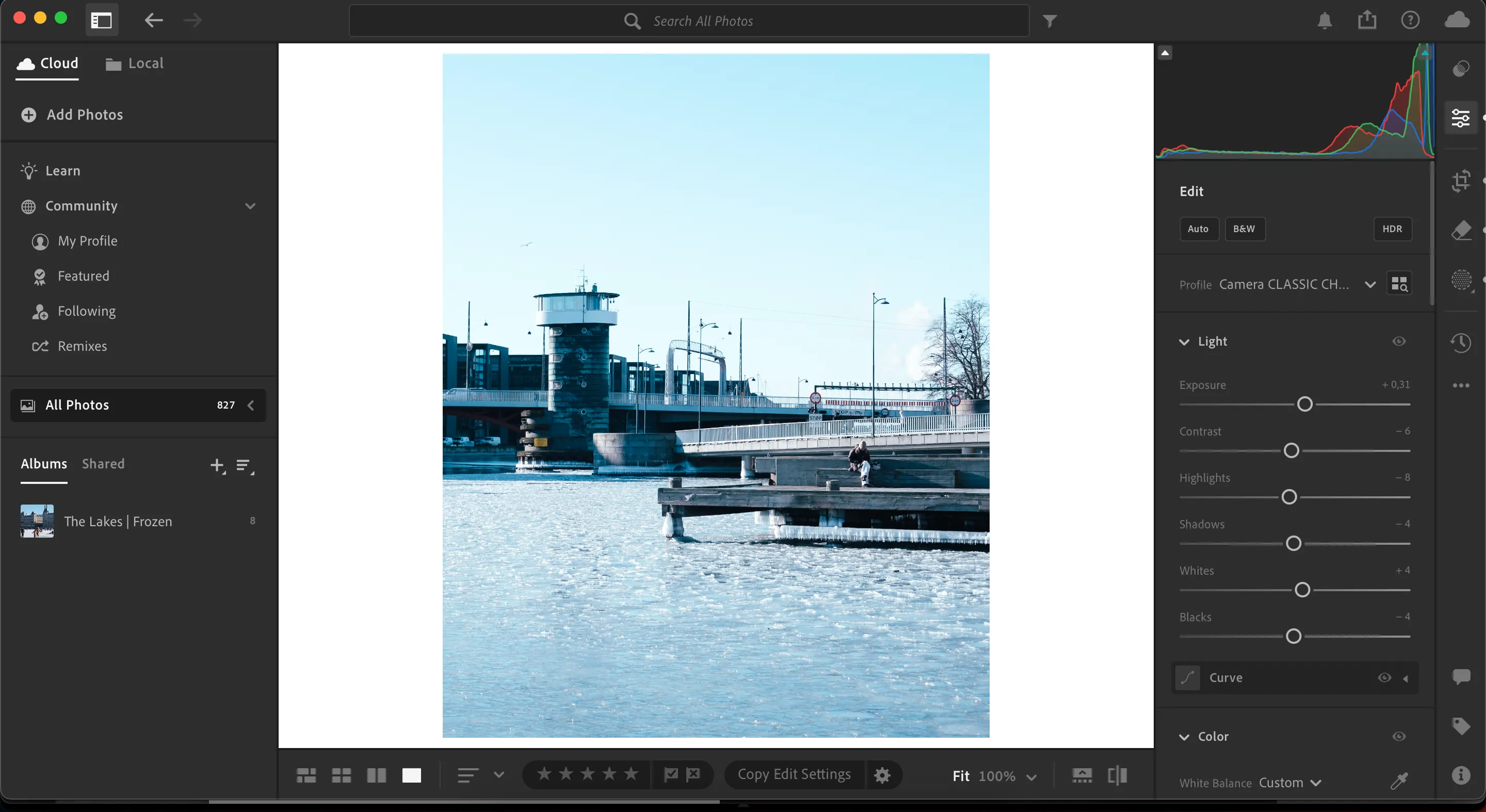 Giao diện tối giản và dễ điều hướng của ứng dụng Lightroom CC trên máy tính