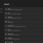 Giao diện ứng dụng Cài đặt (Settings) trên Windows 11, minh họa độ trễ khi chuyển tab và tải nội dung.