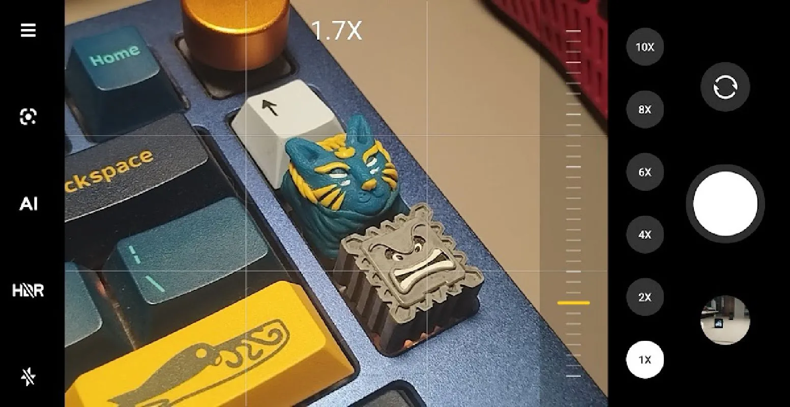 Giao diện ứng dụng camera điện thoại hiển thị nút zoom kỹ thuật số