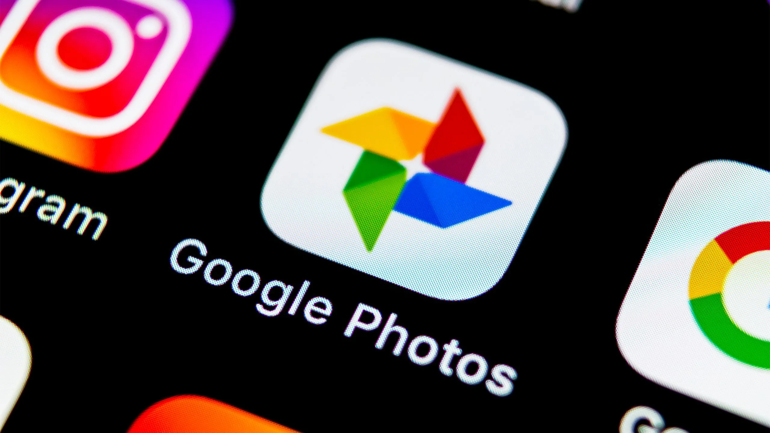 Giao diện ứng dụng Google Photos trên điện thoại thông minh