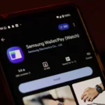 Giao diện ứng dụng Samsung Wallet trên Google Play Store, minh họa tính năng chuyển tiền Tap to Transfer qua NFC