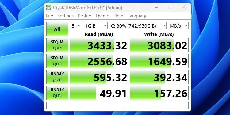 Giao diện và kết quả benchmark SSD với CrystalDiskMark trên Windows