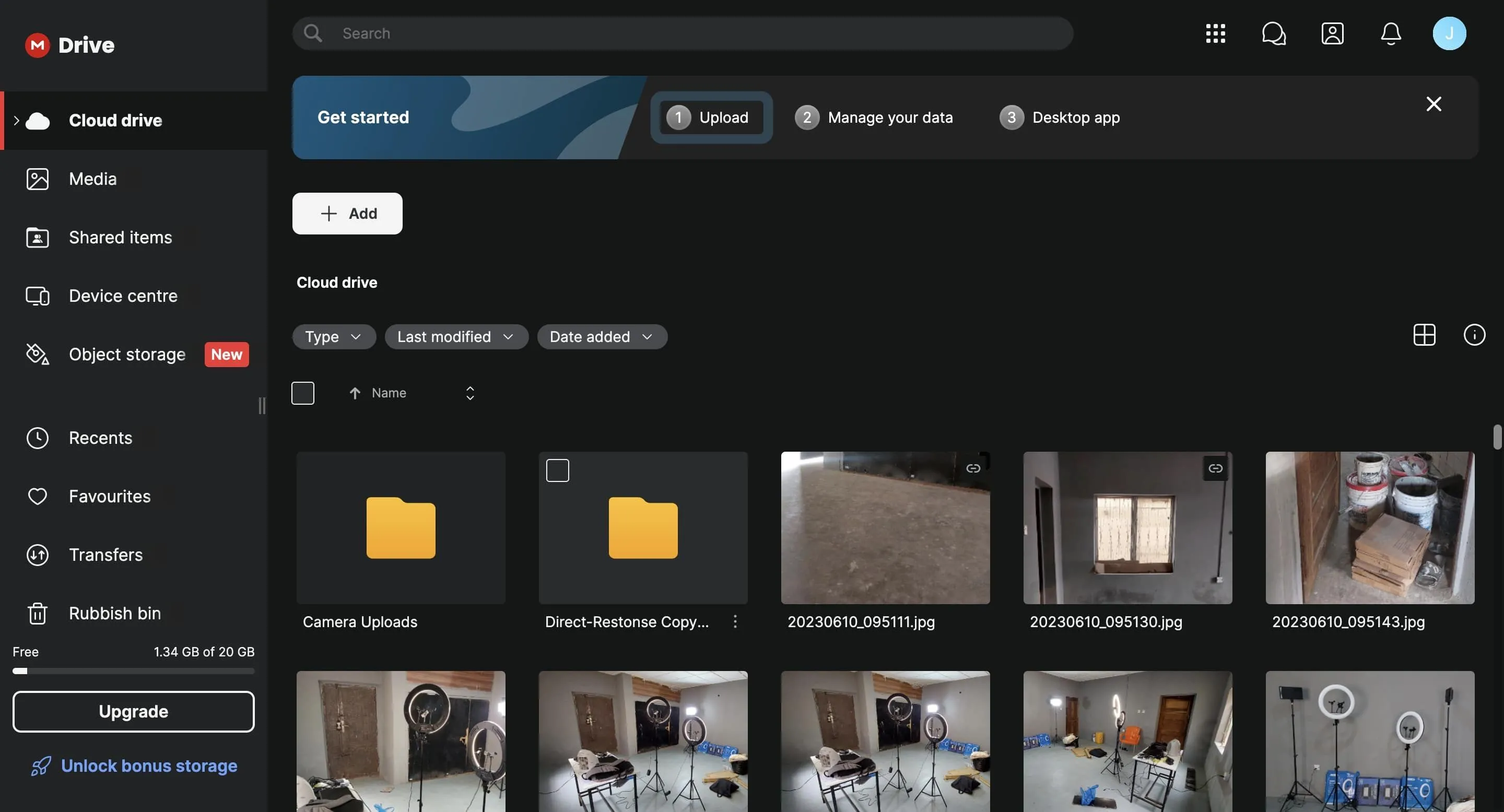 Giao diện web của MEGA hiển thị các tệp đã tải lên, minh họa khả năng quản lý file hiệu quả