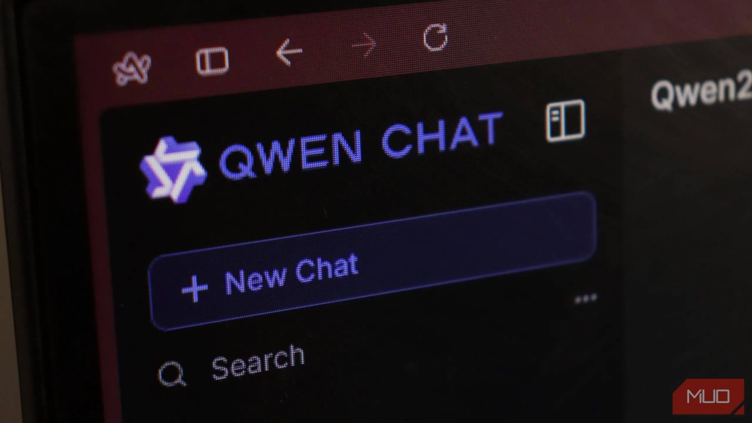 Giao diện website Qwen Chat, nền tảng AI của Alibaba được nhắc đến trong nghiên cứu về khả năng tự sao chép.