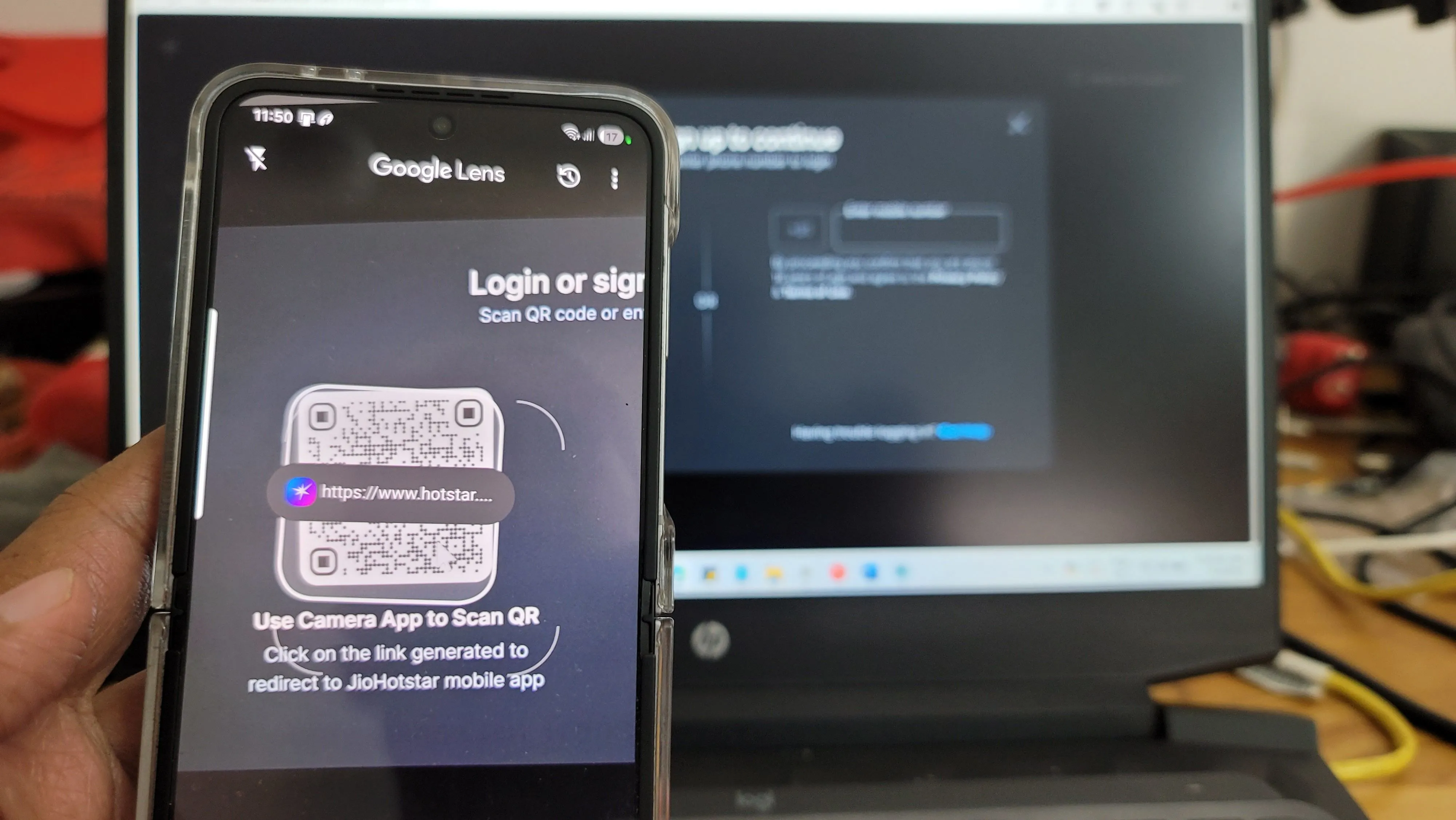 Google Lens quét mã QR và hiển thị liên kết nội dung