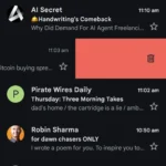 Hành động vuốt sang phải trên ứng dụng Gmail để quản lý email