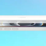 Hình ảnh iPhone 16e với thiết kế mặt trước và sau, cho thấy nút Tác vụ (Action Button) hỗ trợ Visual Intelligence.