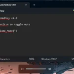 Hình ảnh script AutoHotkey điều khiển âm lượng và biểu tượng loa bị tắt tiếng trên thanh tác vụ.